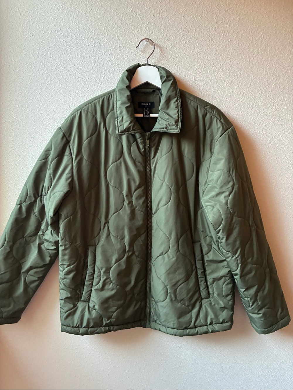Men’s Forever 21 Quilted Jacket in Olive Green (Size:M)